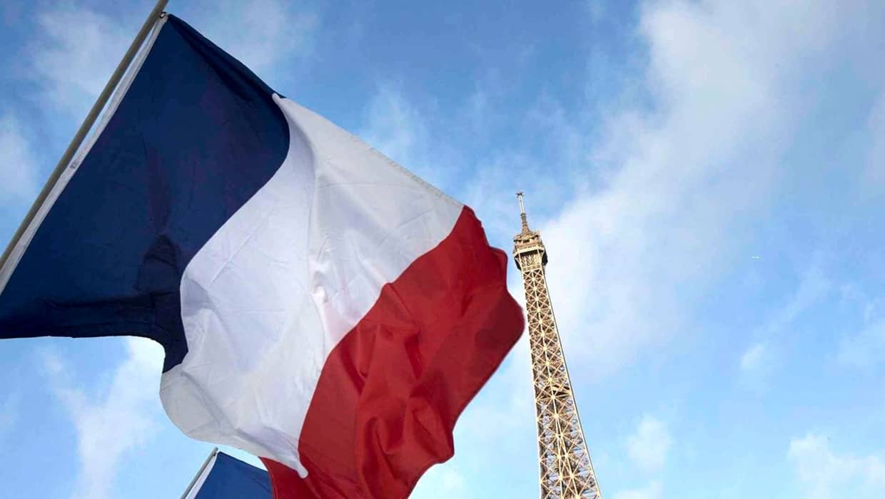 Flaga Francji niezwykle ważnym symbolem narodowym